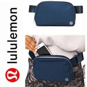 Lululemon everywhere belt bag